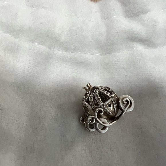 Pandora Disney Cinderella carriage charm with 14k gold - Picture 6 of 8